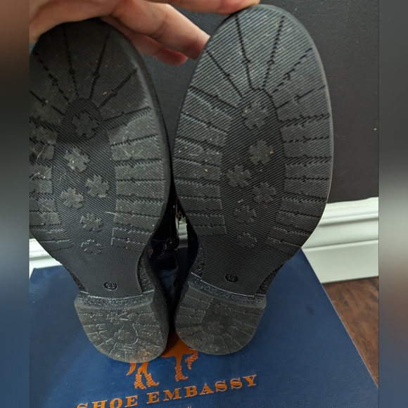 New Embassy London Hatter Boots. - Picture 2 of 11